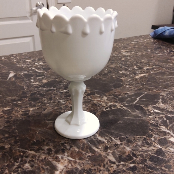 White milk Indian teardrop Goblet planter - Picture 2 of 5